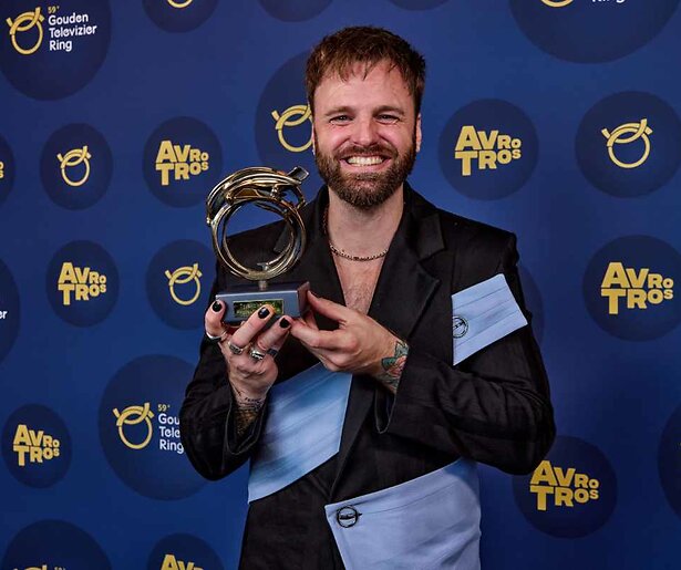 Tim Hofman wint de Televizier-Ster Presentator 2024