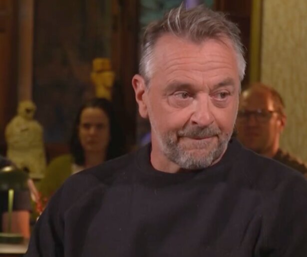 Tom Waes aangeslagen tijdens eerste tv-optreden na auto-ongeluk