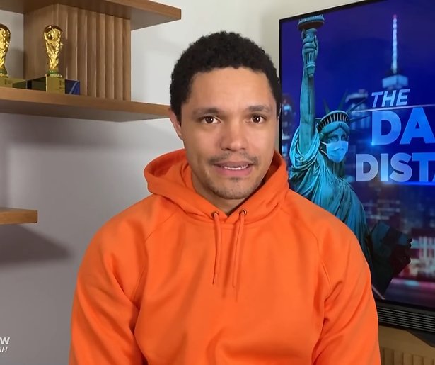 Trevor Noah betaalt loon Daily Show medewerkers 