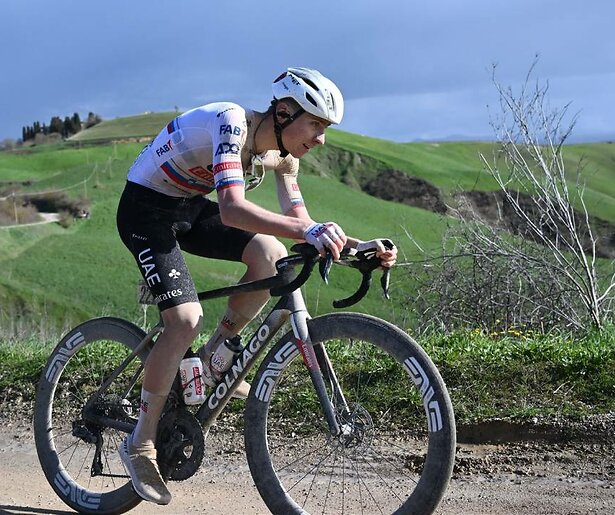 Tadej Pogacar zet alles op alles om de Italiaanse klassieker Milaan-San Remo te winnen
