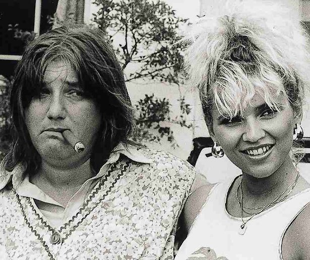 Tatjana Simic zorgt voor opschudding in de allereerste Flodder-film