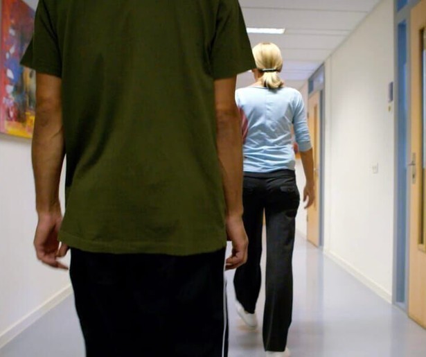 Jessica Villerius hoort het heftige verhaal van Susanne in TBS: Aan de Andere Kant