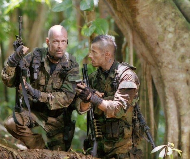 Kan Bruce Willis Monica Bellucci redden in actiefilm Tears of the Sun?