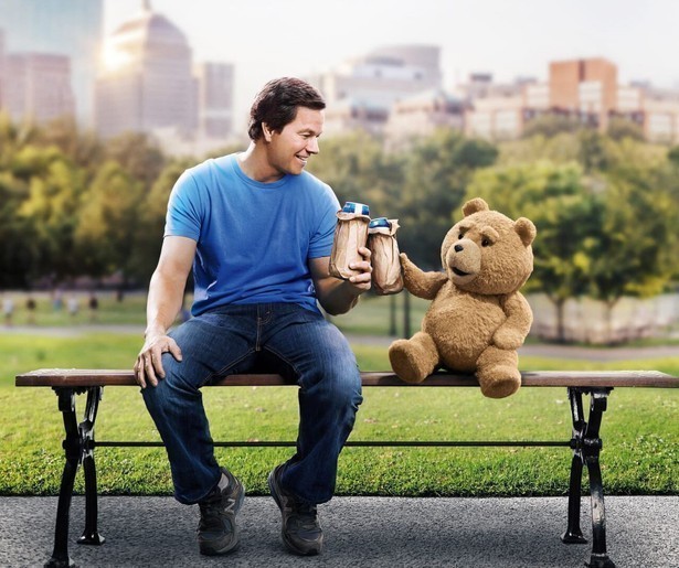 Ted en Mark Wahlberg strijden samen voor gerechtigheid in Ted 2