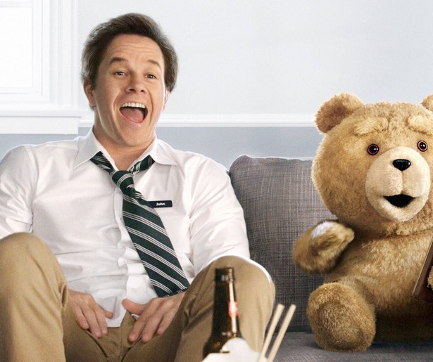 De teddybeer van Mark Wahlberg komt opeens tot leven in Ted