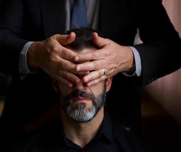 Klem zitten tussen geloof en geaardheid in dramafilm Temblores