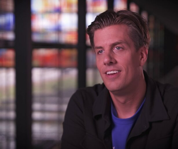 Rob Kemps deelt zijn grote liefde voor Jacques Brel in Te Mooi voor Woorden