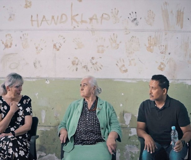 Dutchbat III-veteranen keren in deze documentaireserie terug naar Srebrenica