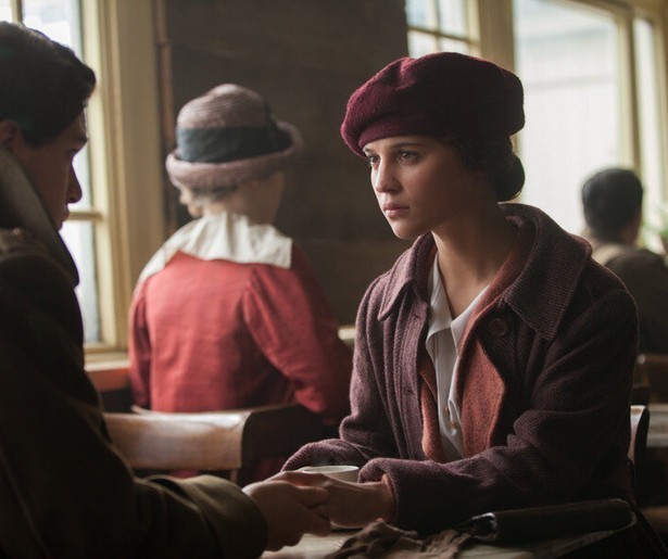 Alicia Vikander trekt haar eigen plan