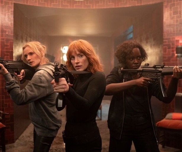 Jessica Chastain leidt een team van spionnen in The 355