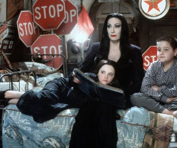 Leef mee met de griezeligste familie ter wereld in The Addams Family op Paramount Network