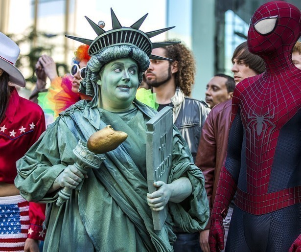 Andrew Garfield krijgt te maken met twee superschurken in The Amazing Spider-Man 2