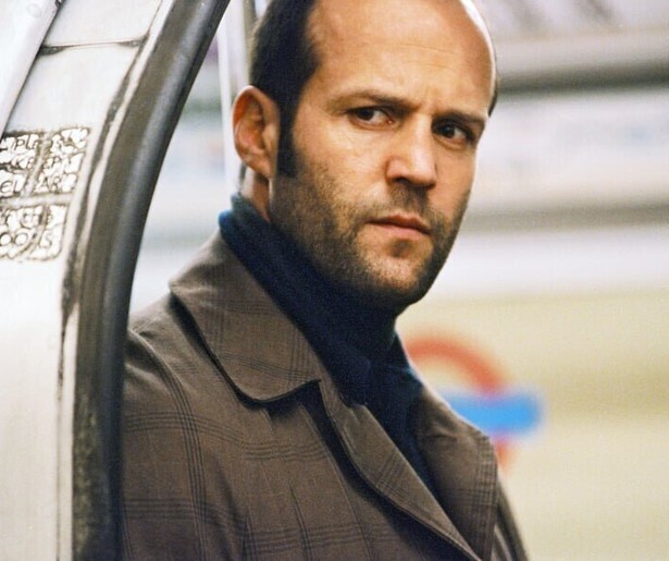 Jason Statham pleegt een bankoverval met een bijzondere buit in The Bank Job