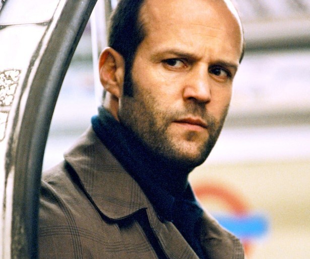 Jason Statham vindt belastende foto's van koningshuis in The Bank Job
