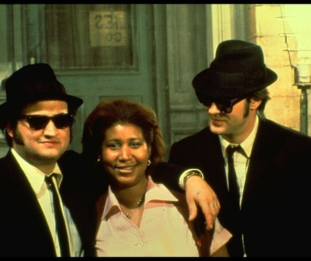 John Belushi treedt op als The Blues Brothers