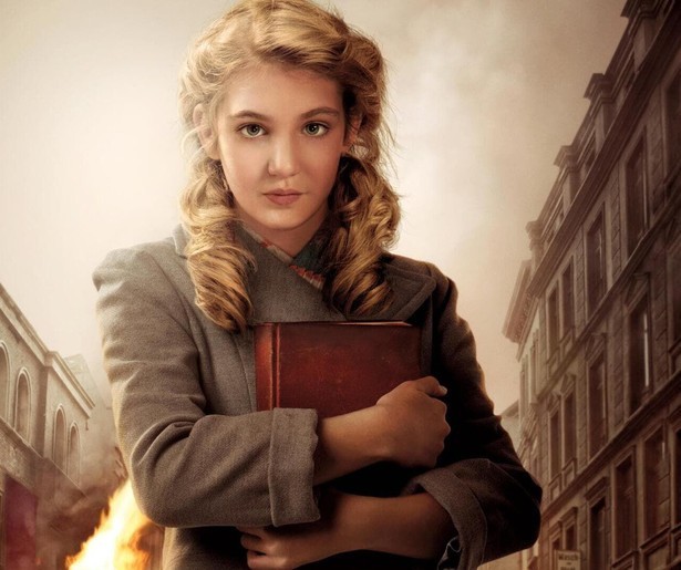 Sophie Nélisse steelt in The Book Thief boeken om ze met iedereen te delen