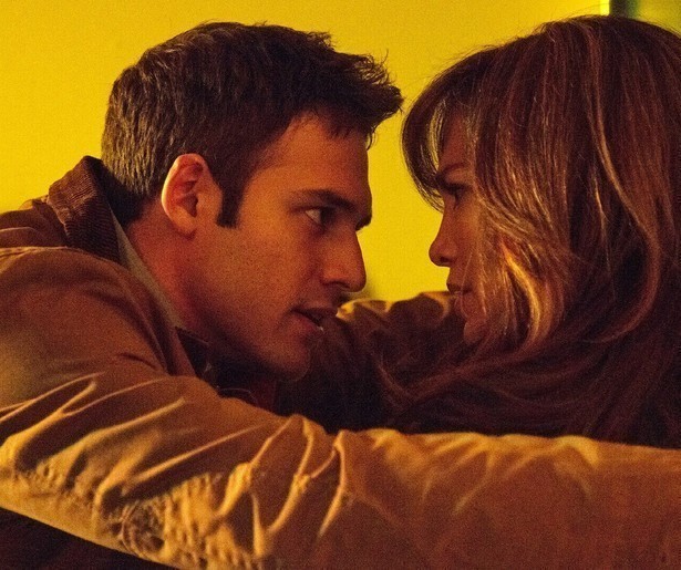 Jennifer Lopez valt op jonge jongens in The Boy Next Door