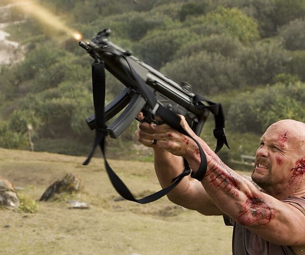 Stone Cold Steve Austin moet vechten voor zijn vrijheid in The Condemned