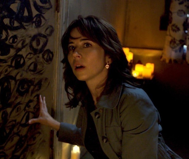 Een huilende geest heeft het gemunt op Linda Cardellini in The Curse of La Llorona