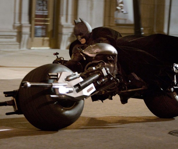 Christian Bale en Heath Ledger gaan de strijd met elkaar aan in The Dark Knight