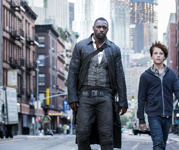 Idris Elba en Tom Taylor proberen het universum te beschermen in The Dark Tower