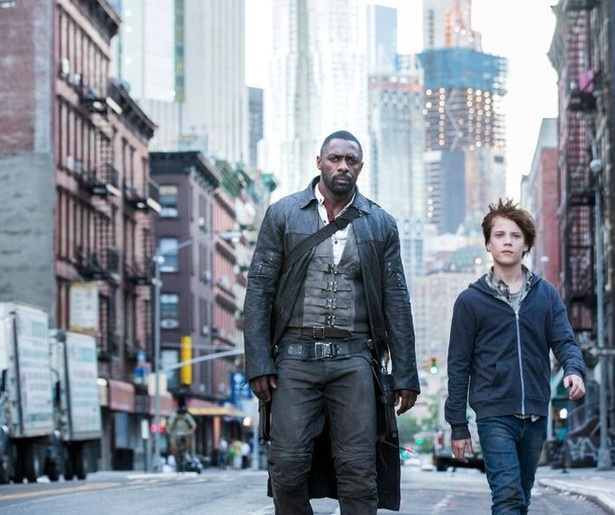 Tom Taylor en Idris Elba bewaken de wereld in The Dark Tower