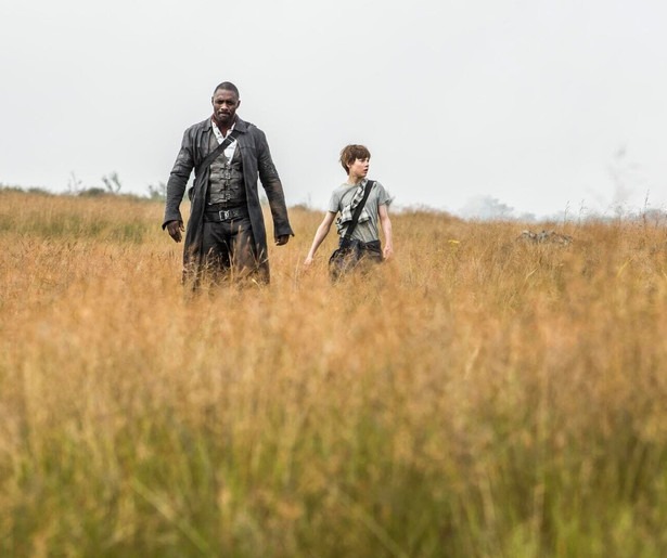 Idris Elba en Tom Taylor redden de wereld in The Dark Tower