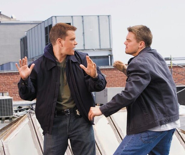 Matt Damon en Leonardo DiCaprio houden elkaar in de gaten in The Departed
