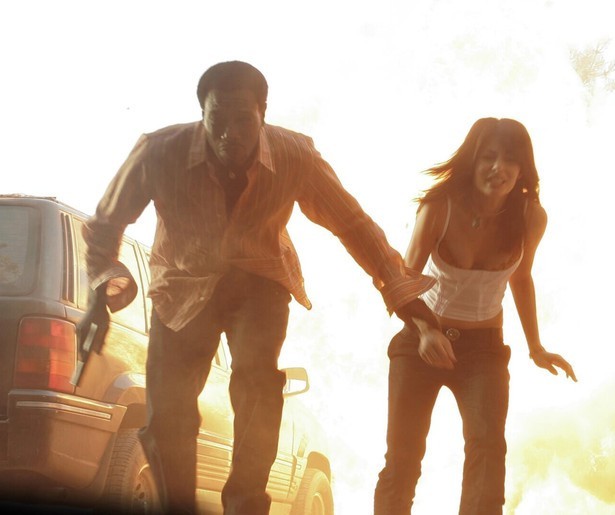 Wesley Snipes neemt het op tegen een gevaarlijke wapenhandelaar in The Detonator