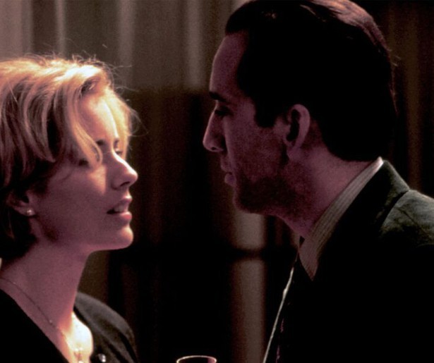 Nicolas Cage ontdekt wat hij had kunnen hebben in The Family Man