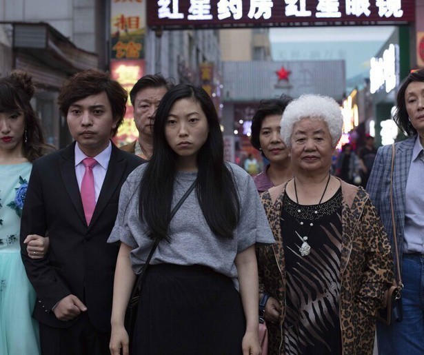 Awkwafina moet liegen tegen haar oma in The Farewell