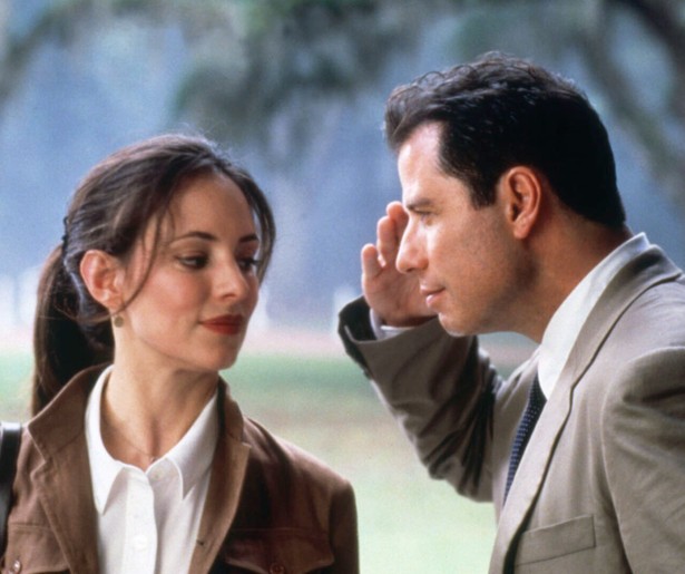 John Travolta en Madeleine Stowe moeten aan de bak in The General's Daughter