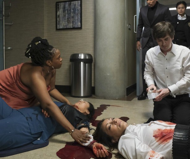 De artsen vechten voor de levens van hun collega's in zesde seizoen The Good Doctor