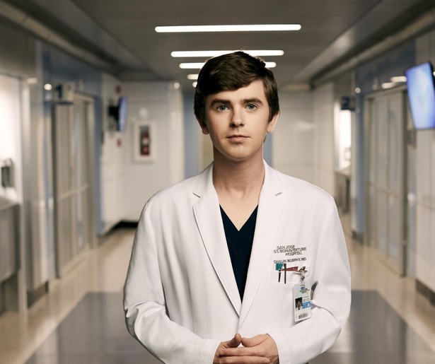 Freddie Highmore staat voor een enorm dilemma in The Good Doctor