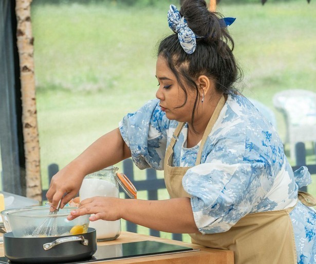 De finalisten van The Great British Bake Off beginnen aan hun laatste pièces de résistance