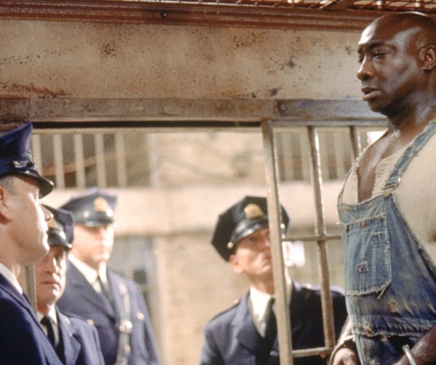 Tom Hanks raakt bevriend met gevangene John Coffey in The Green Mile