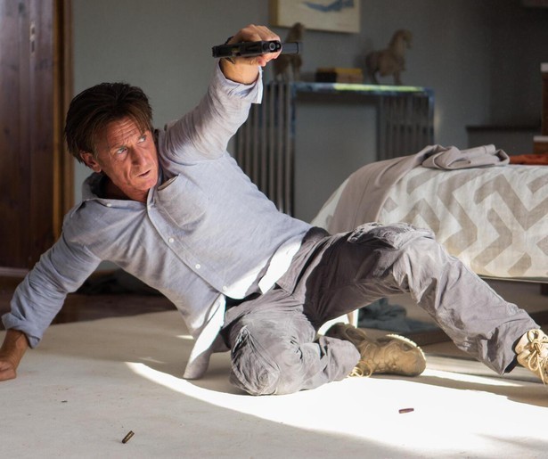 Sean Penn is in gevaar in The Gunman