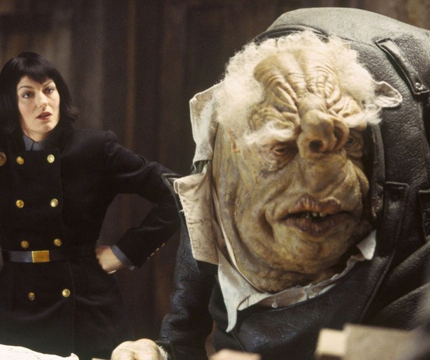 Martin Freeman gaat liftend door het heelal in The Hitchhiker's Guide to the Galaxy