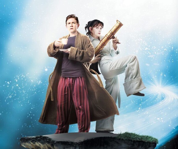 Martin Freeman maakt een bijzondere reis door de ruimte in The Hitchhiker's Guide to the Galaxy