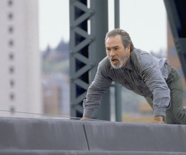 Tommy Lee Jones zoekt Benicio Del Toro in actiefilm The Hunted