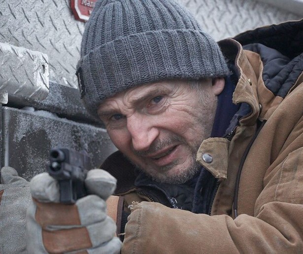 De tijd dringt voor Liam Neeson en zijn team in The Ice Road