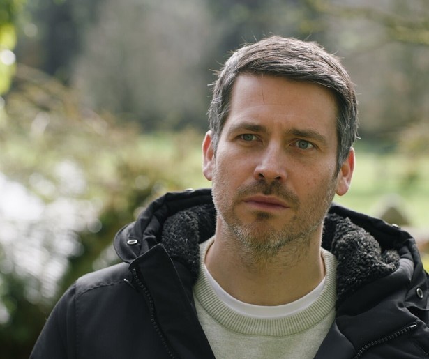 De Britse miniserie The Inheritance gaat van start op NPO 2