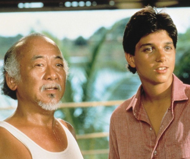 Stilzitten is er voor Ralph Macchio niet bij in The Karate Kid Part II 