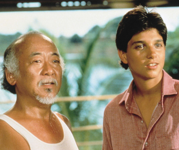 Pat Morita en Ralph Macchio worden opnieuw uitgedaagd in The Karate Kid Part II