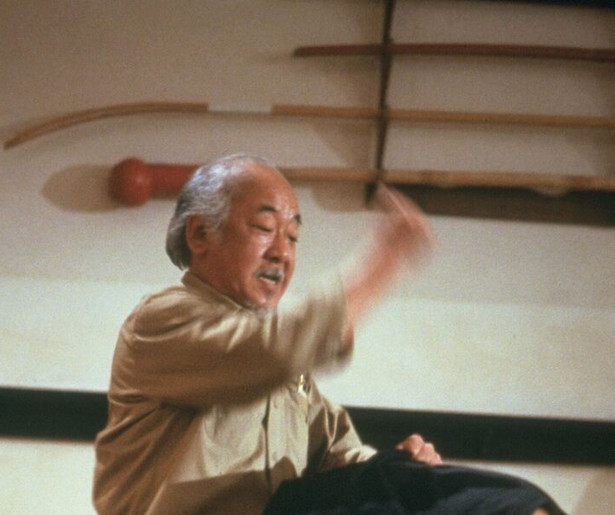 Ralph Macchio en Pat Morita vechten terug in The Karate Kid Part III