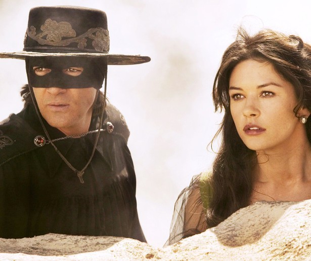 Catherine Zeta-Jones dumpt haar gemaskerde held in The Legend of Zorro