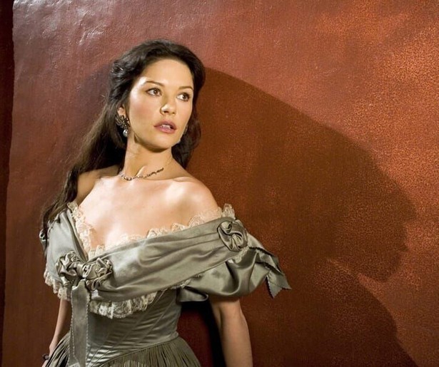 Catherine Zeta-Jones dumpt haar gemaskerde held in The Legend of Zorro