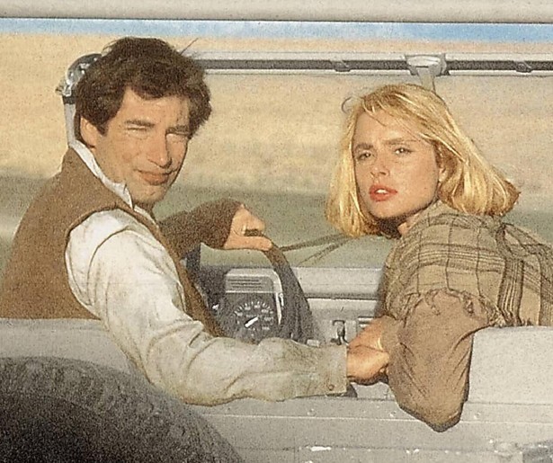 James Bond moet Jeroen Krabbé zien te beschermen in The Living Daylights