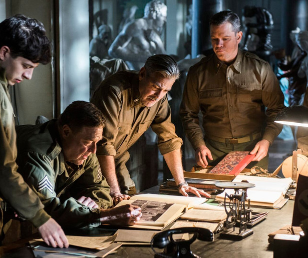 Matt Damon en zijn collega's gaan op zoek naar waardevolle kunstschatten in The Monuments Men