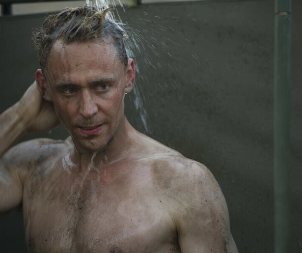 Hoe loopt het af voor Tom Hiddleston in slotaflevering The Night Manager?